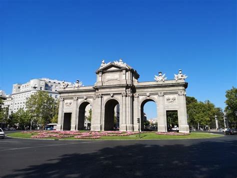 Dónde aparcar en Madrid gratis o en parking privado